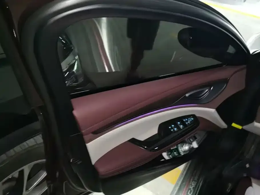 BYD Seal — фото 4