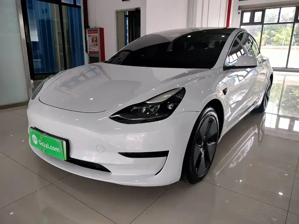Tesla Model 3 — фото 7