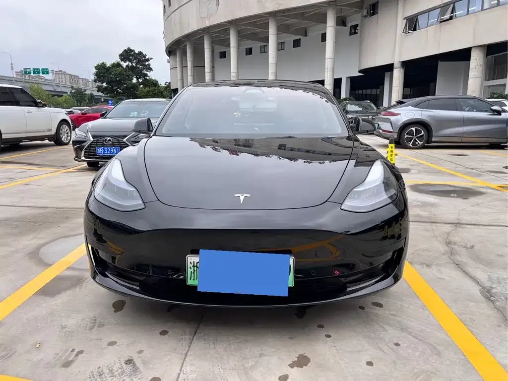 Tesla Model 3 — фото 7