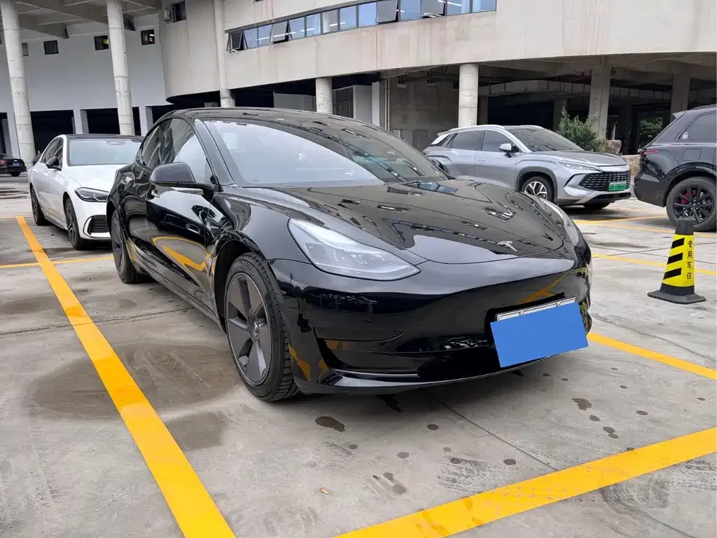 Tesla Model 3 — фото 3