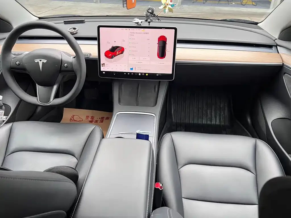 Tesla Model 3 — фото 6