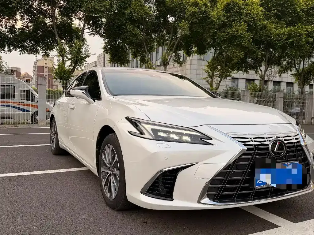 Lexus ES — фото 7