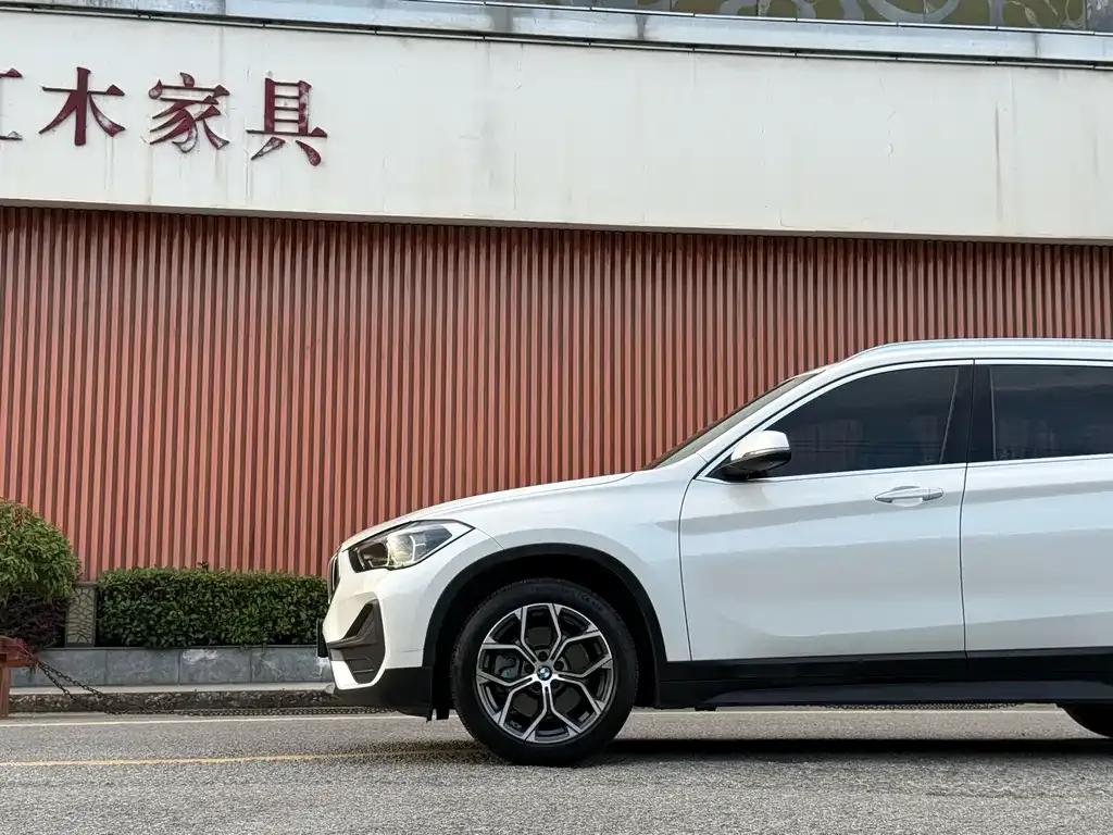 BMW X1 — фото 3
