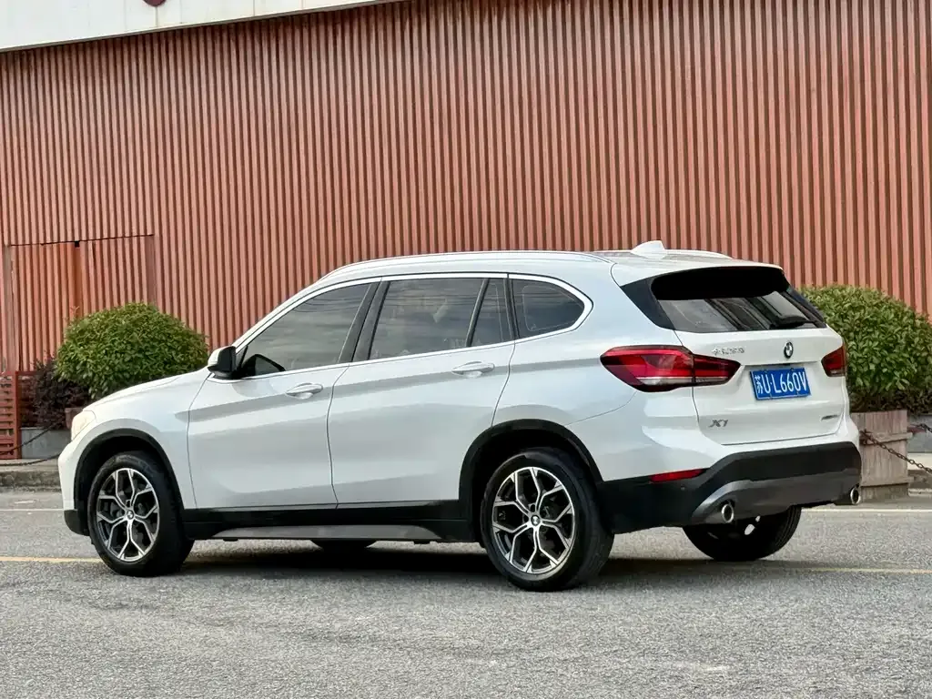 BMW X1 — фото 7