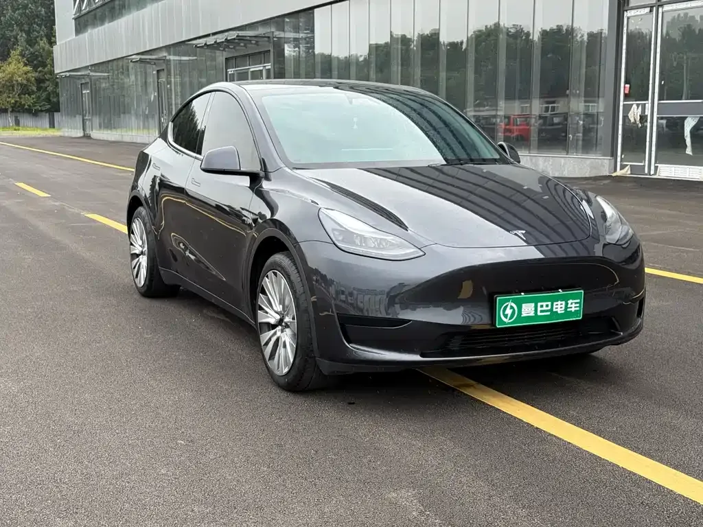 Tesla Model Y — фото 7