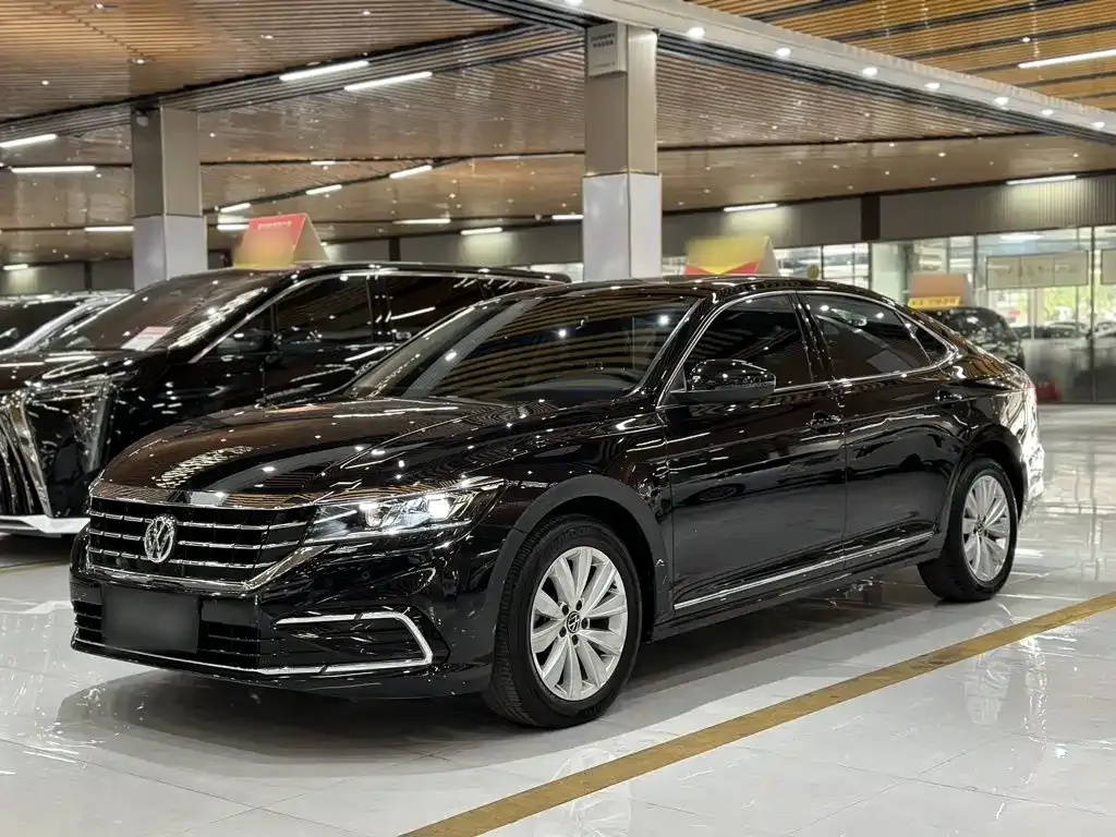 Volkswagen Passat — фото 1