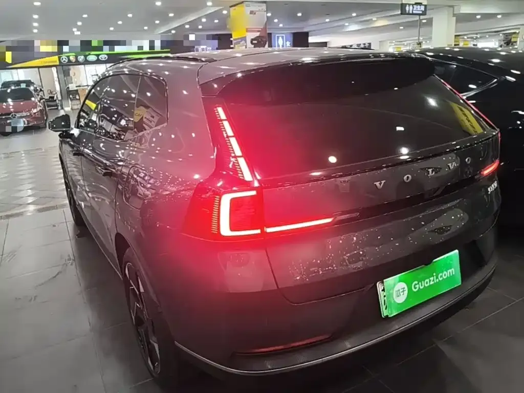 Volvo XC70 Plug-in Hybrid — фото 4