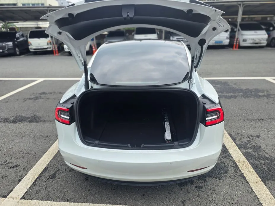 Tesla Model 3 — фото 3
