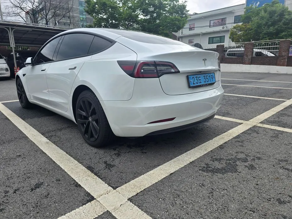 Tesla Model 3 — фото 7
