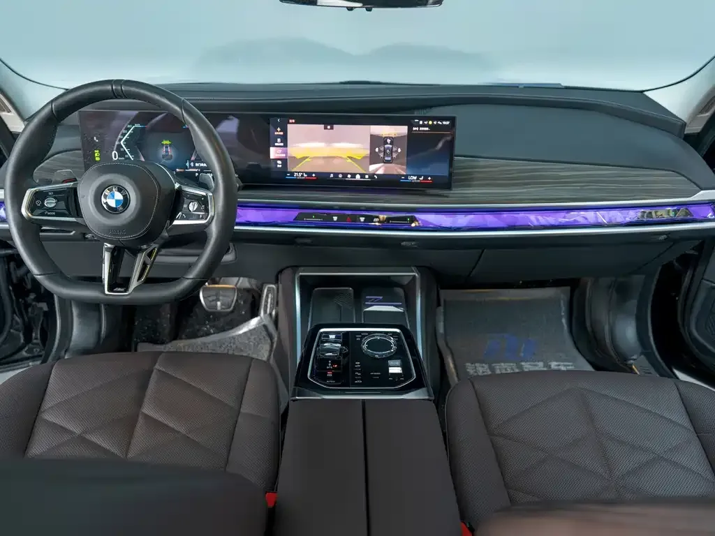 BMW 7 Series — фото 10