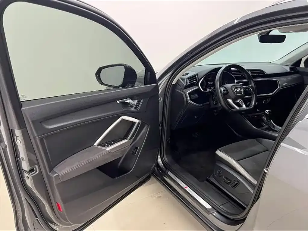 Audi Q3 — фото 6
