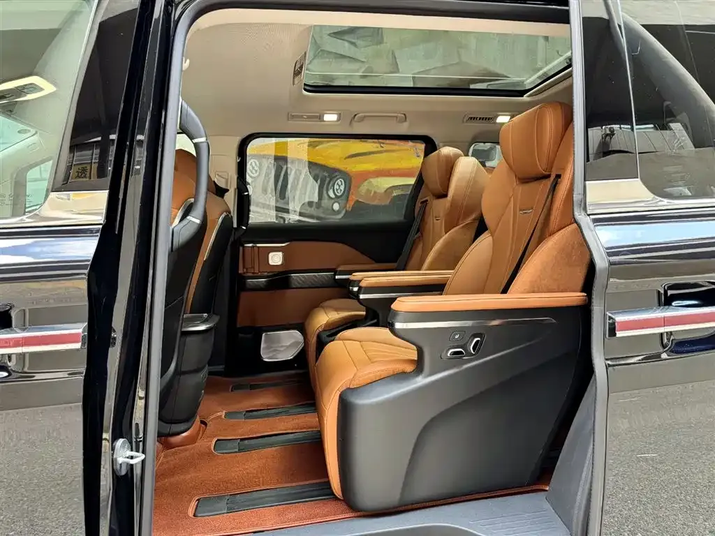 Hongqi HQ9 2023 из CN, фото 9