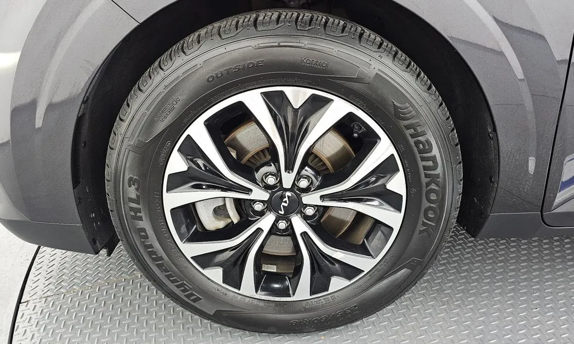 Kia Carnival — фото 10
