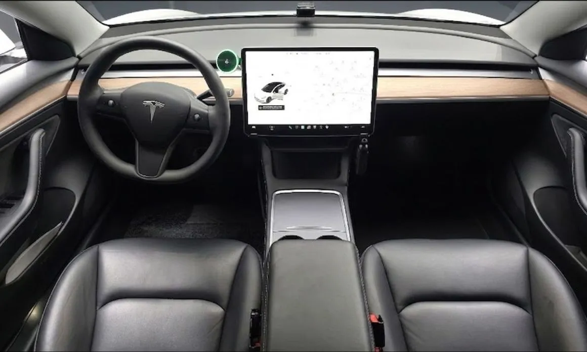 Tesla Model 3 2021 из KR, фото 2