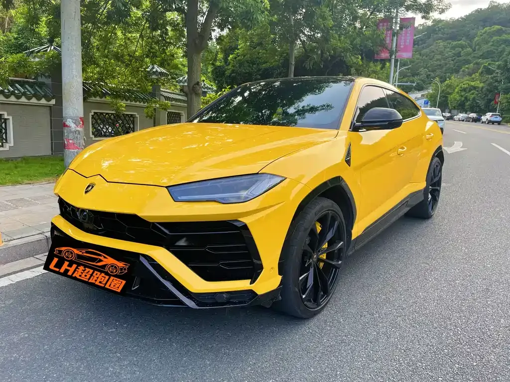 Lamborghini Urus — фото 1