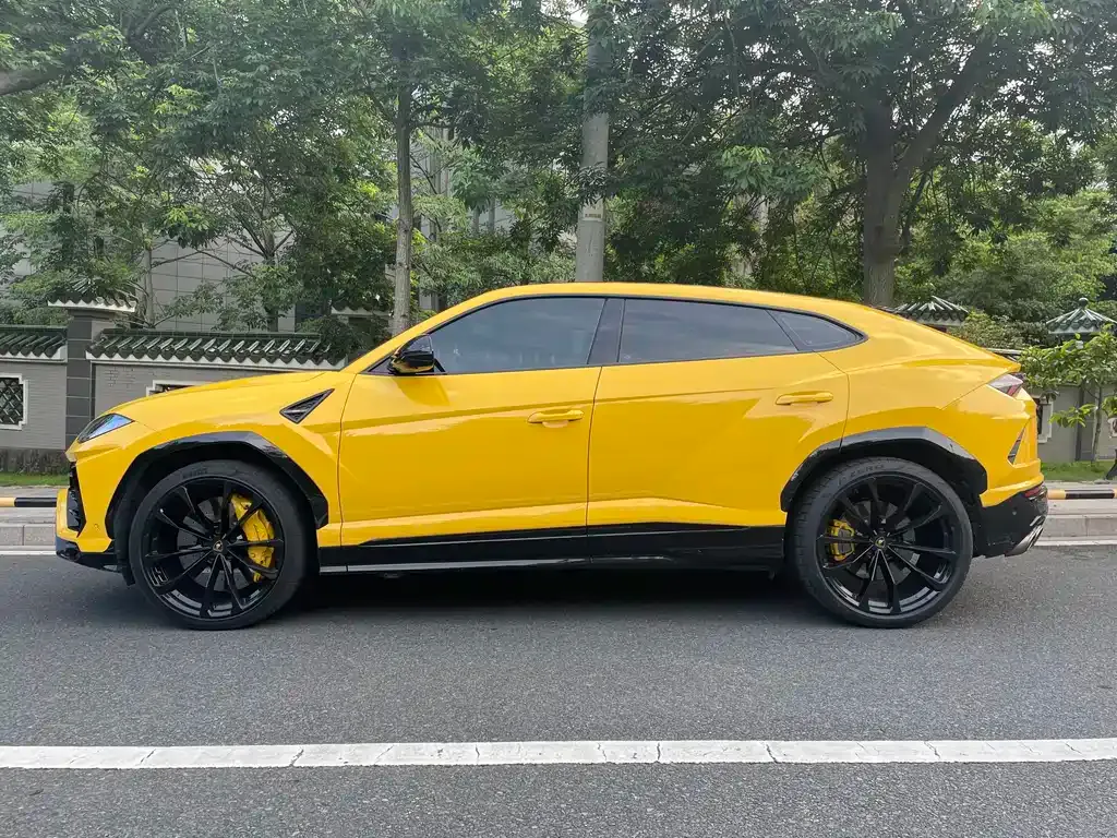 Lamborghini Urus — фото 9