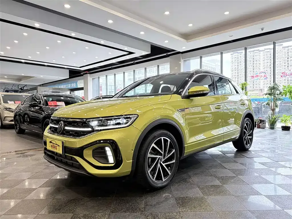 Volkswagen T-Roc — фото 1