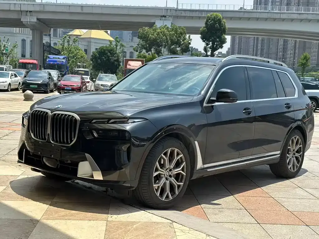 BMW X7 — фото 1