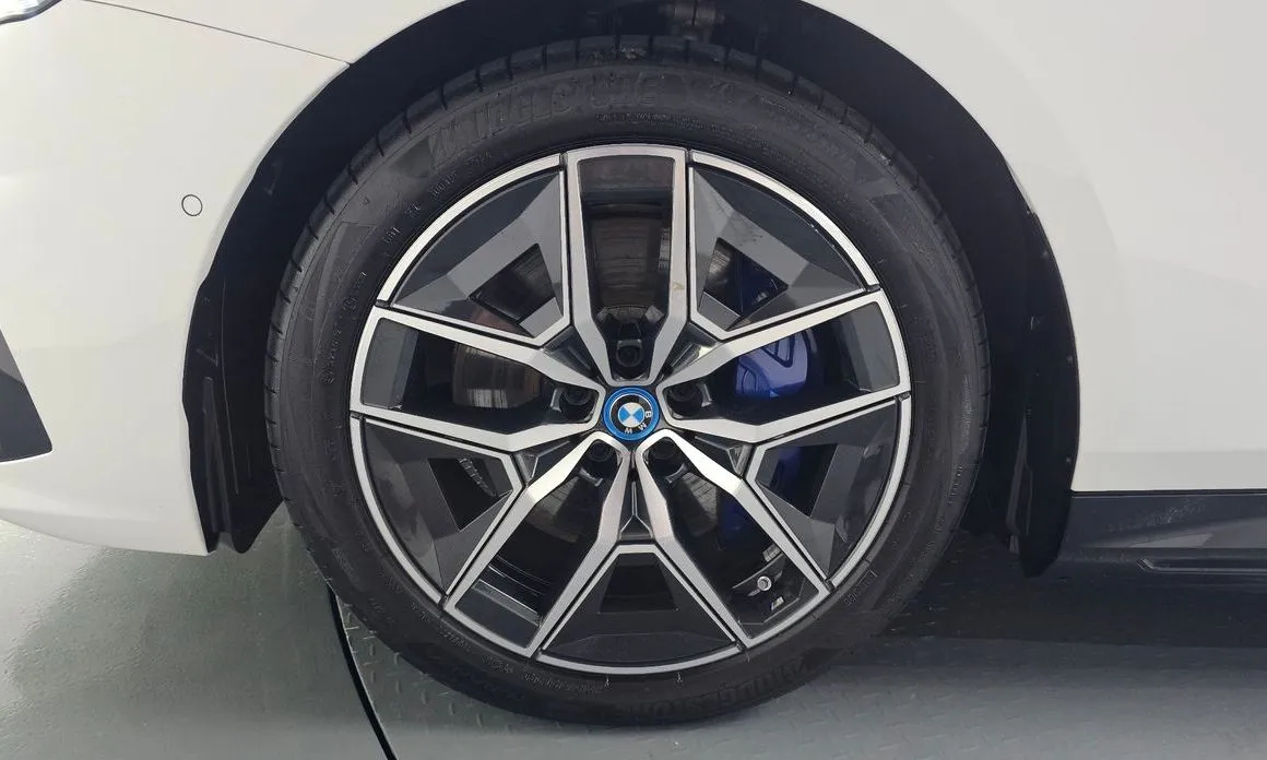 BMW i5 2025 из KR, фото 5