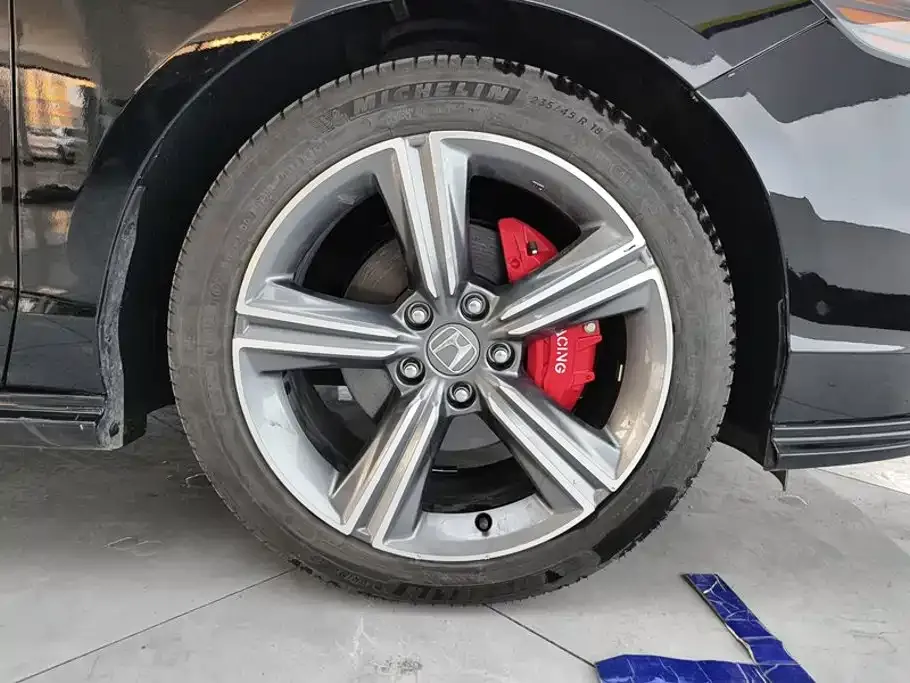 Honda Accord — фото 5