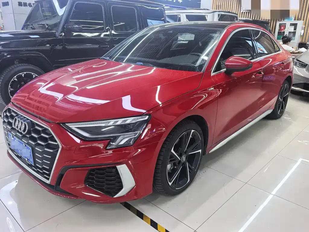 Audi A3 — фото 1