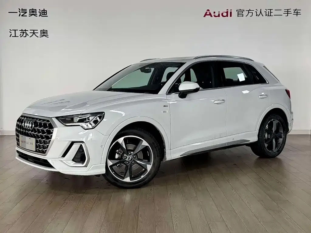 Audi Q3 — фото 1