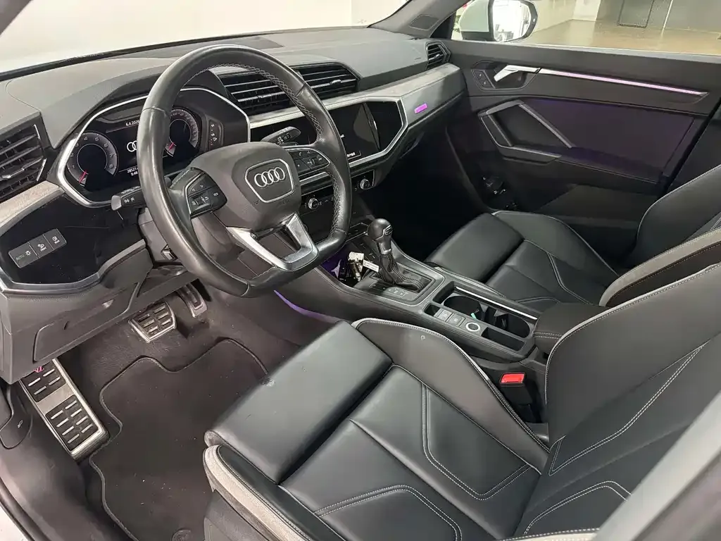 Audi Q3 — фото 10