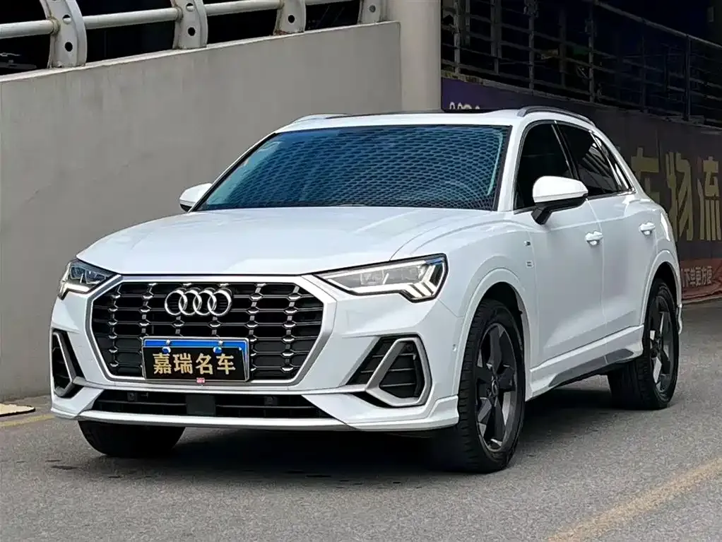 Audi Q3 — фото 1