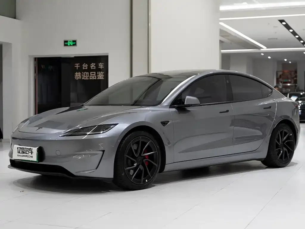 Tesla Model 3 — фото 4