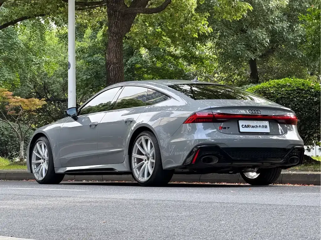 Audi RS 7 — фото 7