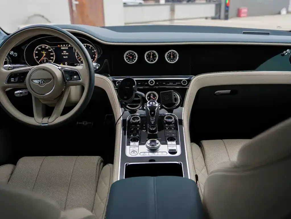 Bentley Continental — фото 8