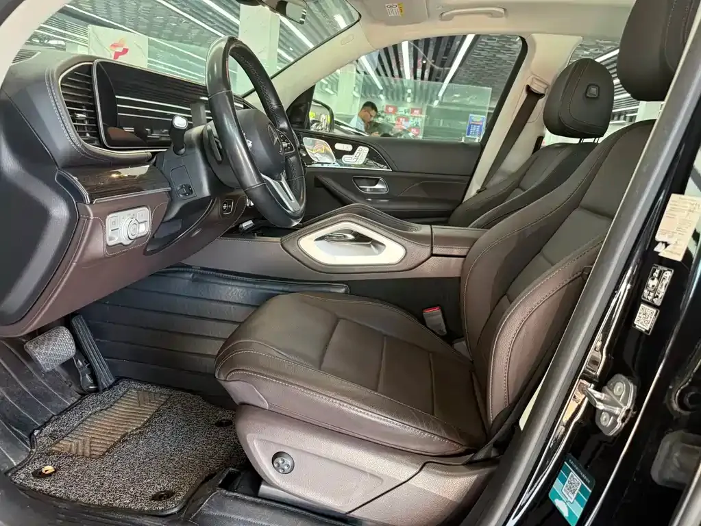 Mercedes-Benz GLS — фото 7