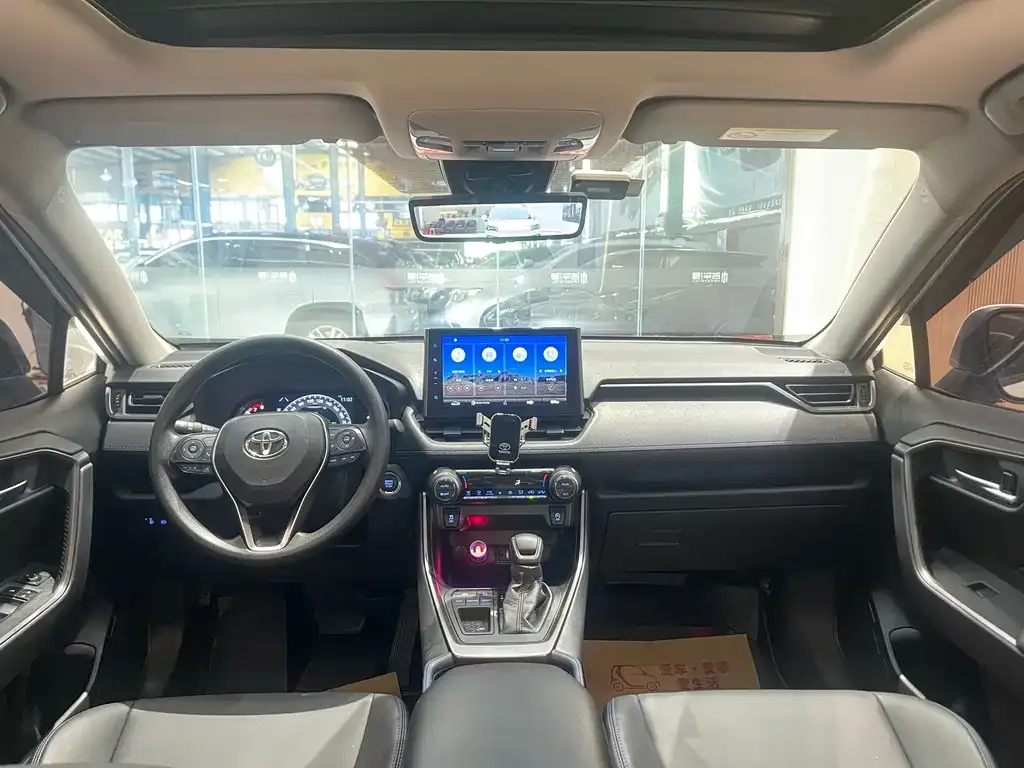 Toyota Wildlander — фото 10
