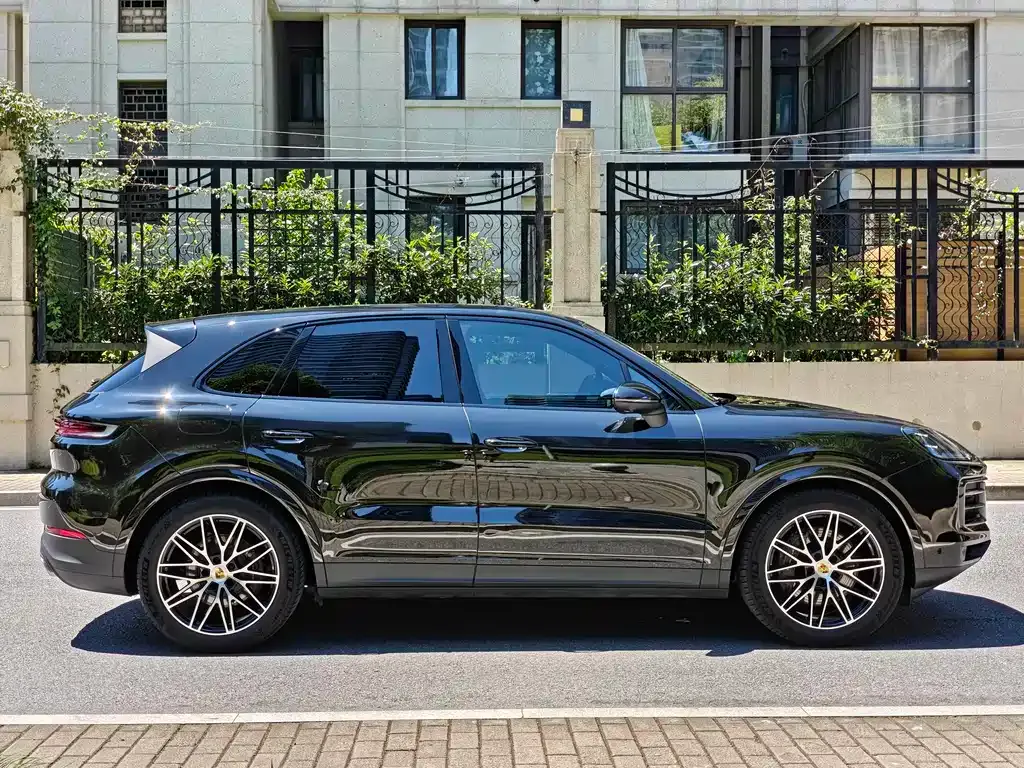 Porsche Cayenne — фото 10