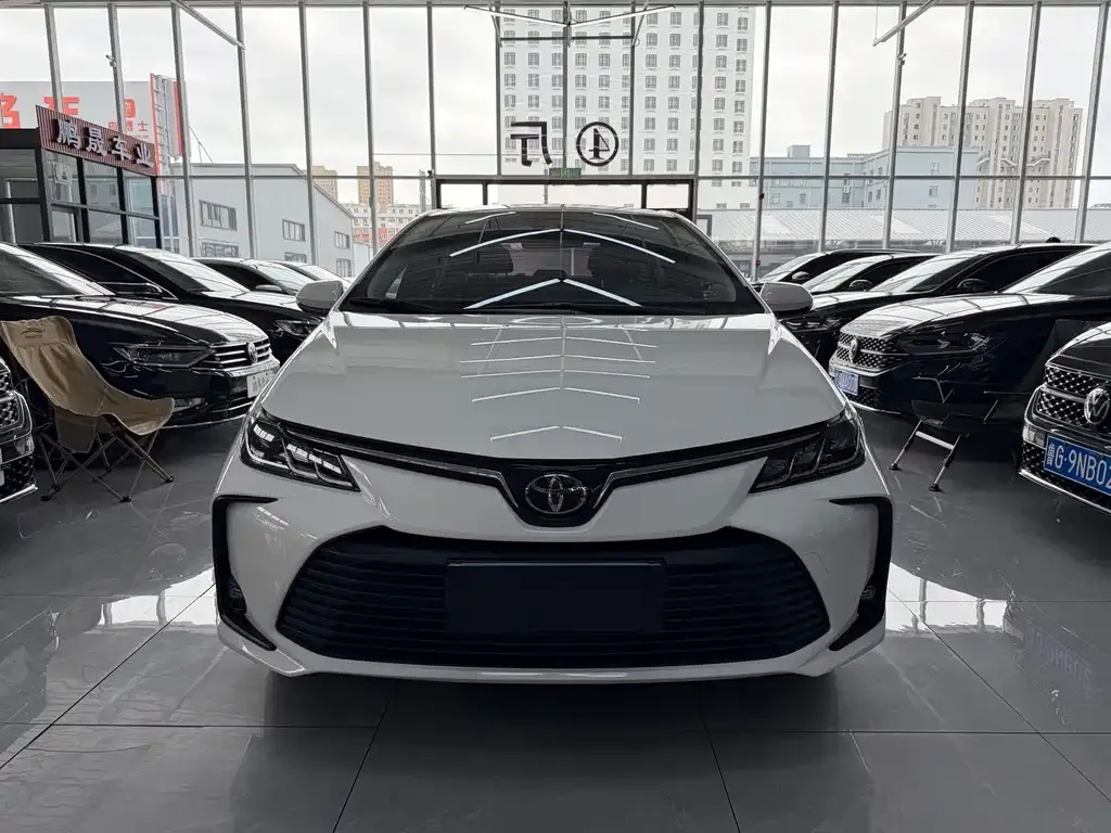 Toyota Corolla — фото 8
