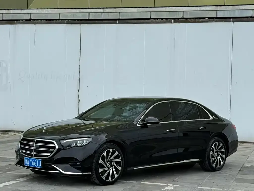 Mercedes-Benz E-Class — фото 4