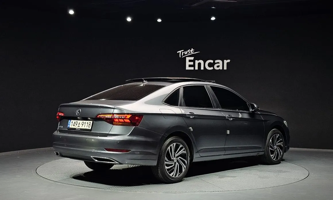 Volkswagen Jetta — фото 6