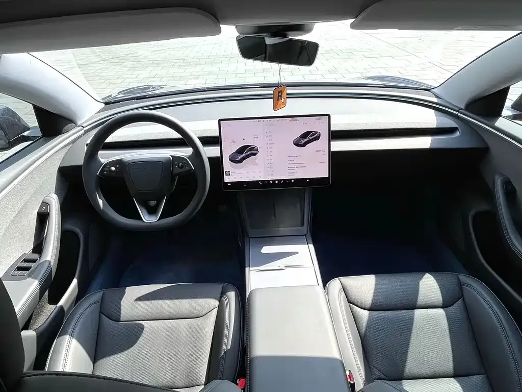 Tesla Model 3 — фото 3