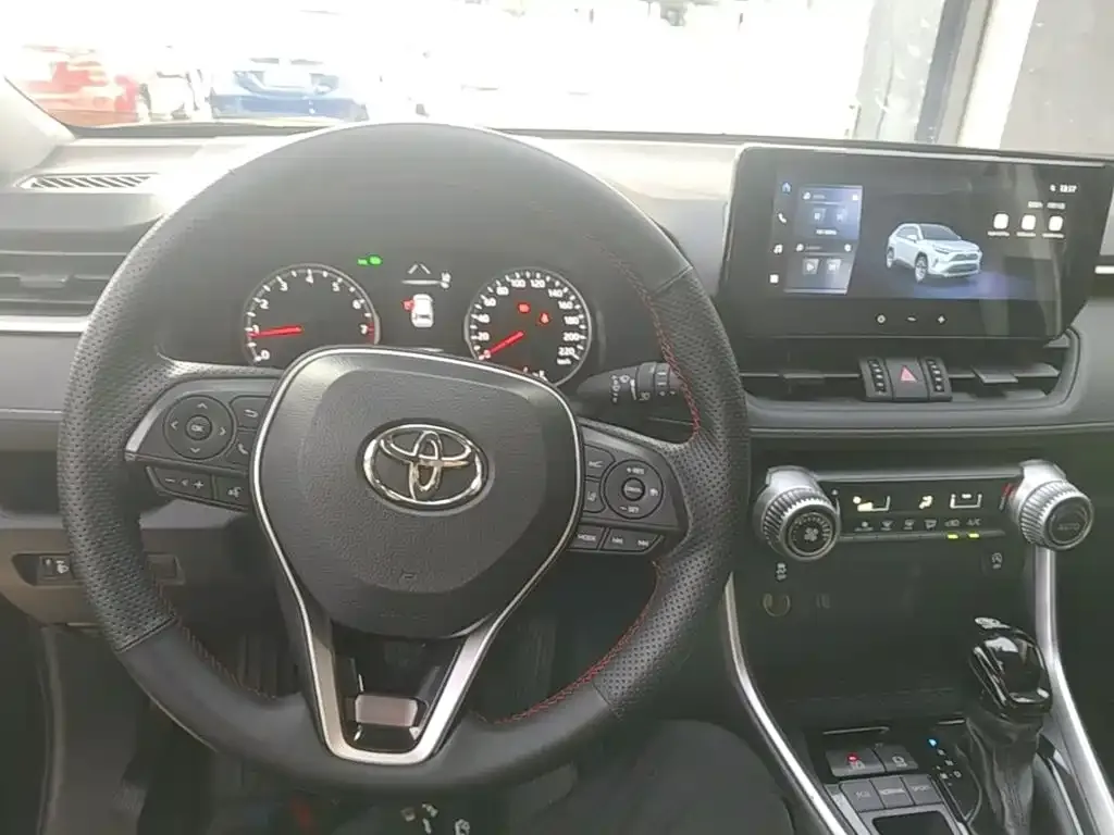Toyota RAV4 2024 из CN, фото 8