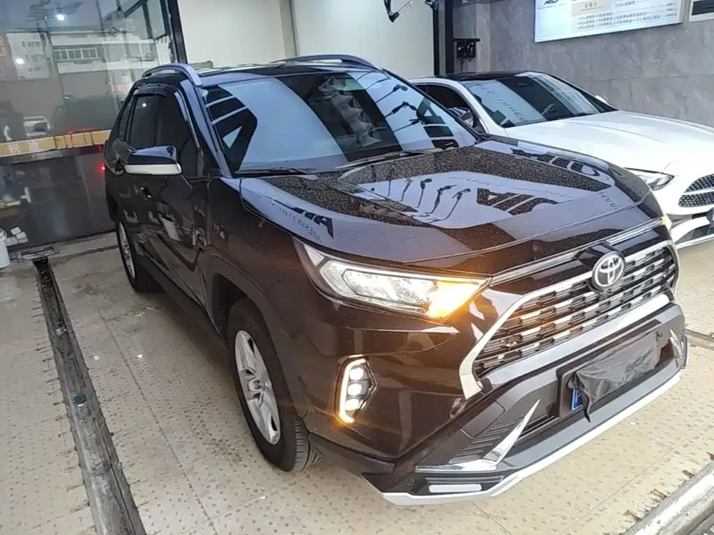 Toyota RAV4 2024 из CN, фото 5