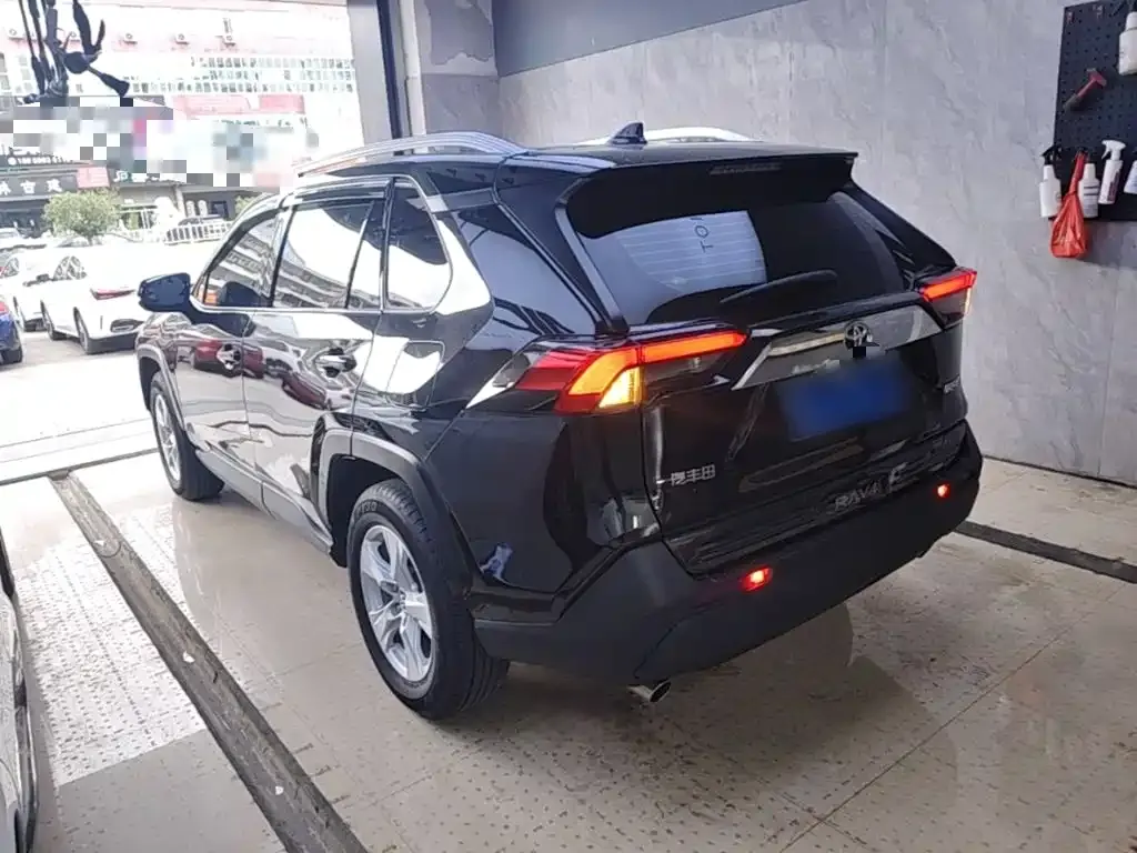 Toyota RAV4 2024 из CN, фото 10
