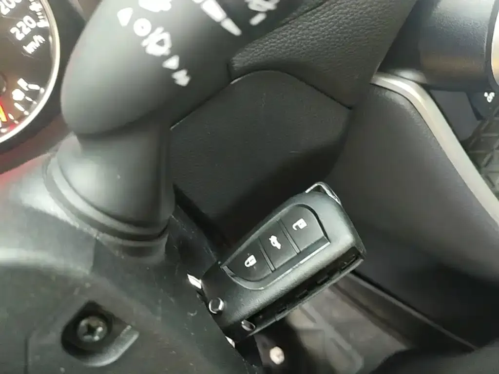 Toyota RAV4 2024 из CN, фото 2