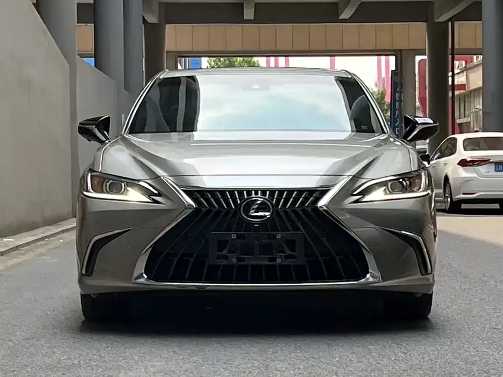 Lexus ES — фото 6