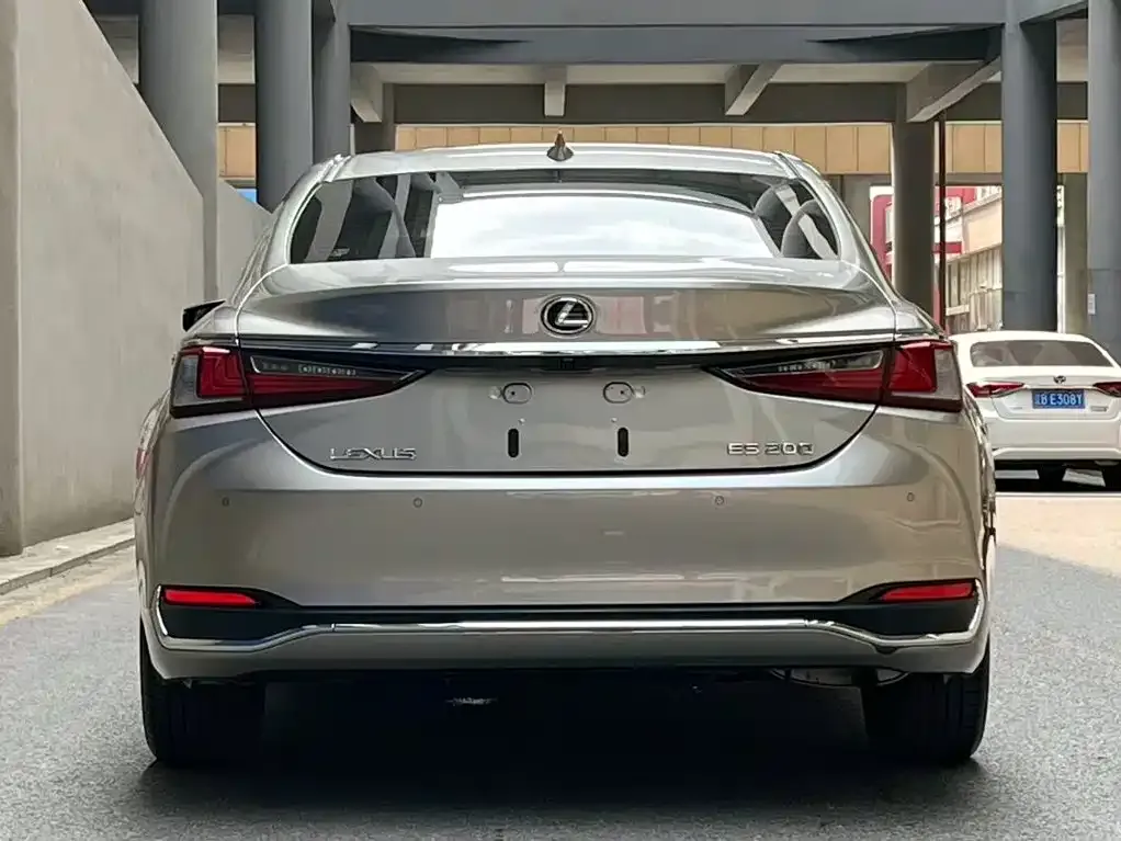 Lexus ES — фото 9