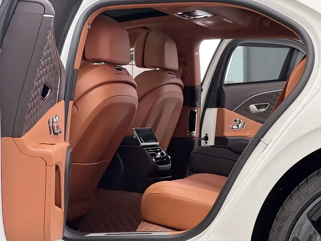 Bentley Flying Spur — фото 6