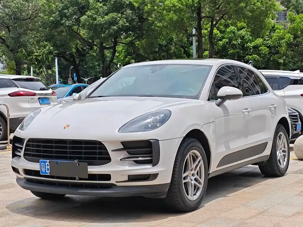Porsche Macan — фото 1
