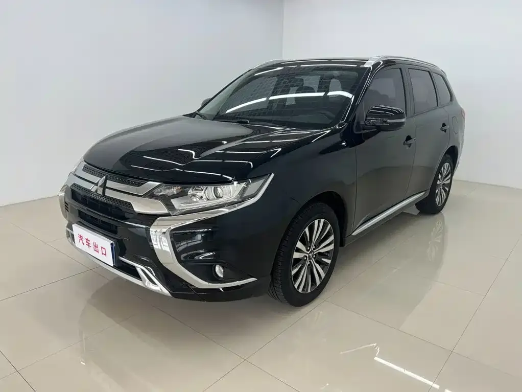 Mitsubishi Outlander — фото 1
