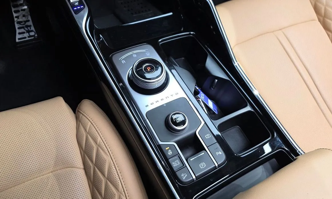 Kia Sorento — фото 7