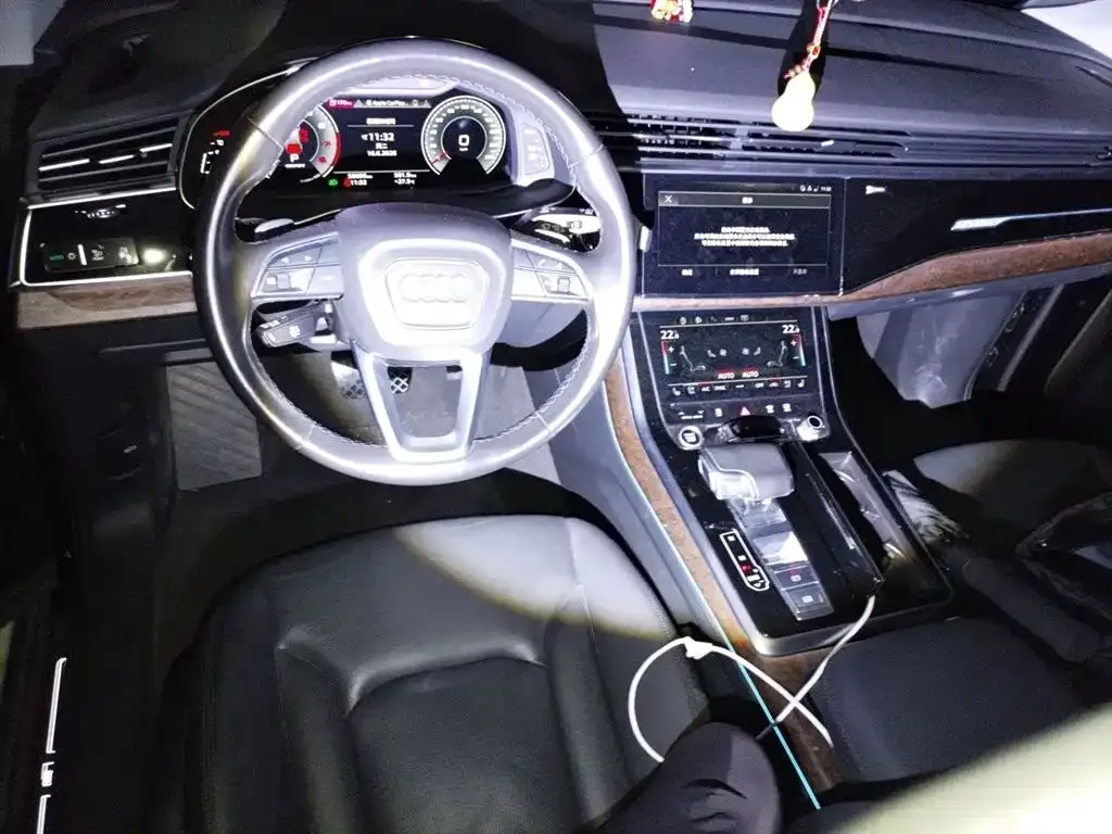 Audi Q7 2021 из CN, фото 5