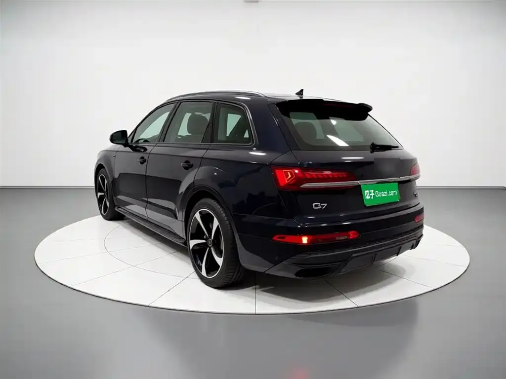 Audi Q7 2021 из CN, фото 2